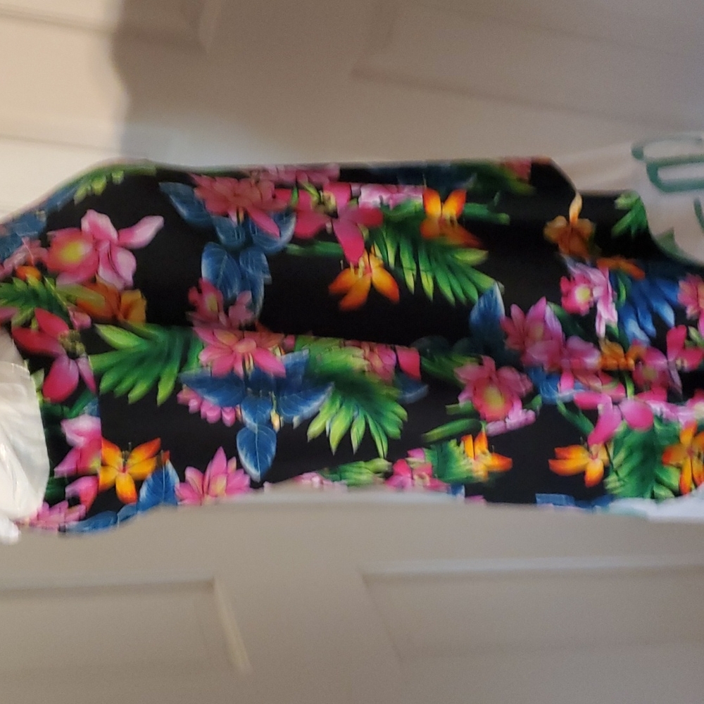 Ladies Top - Picture 3 of 4
